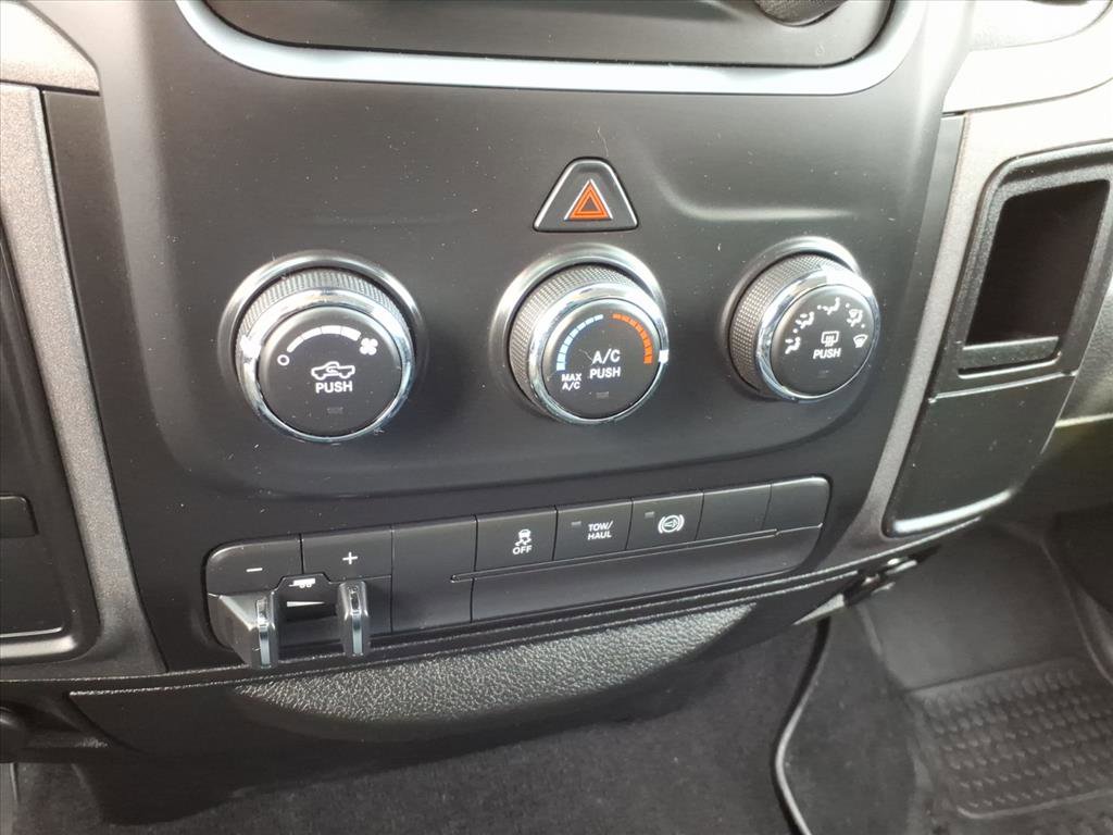 Used 2018 RAM 2500 Tradesman w/ Chrome Appearance Group image 21