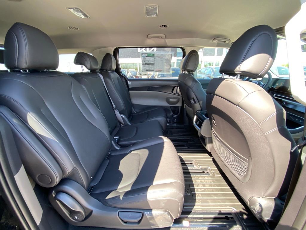 New 2026 Kia Carnival image 23