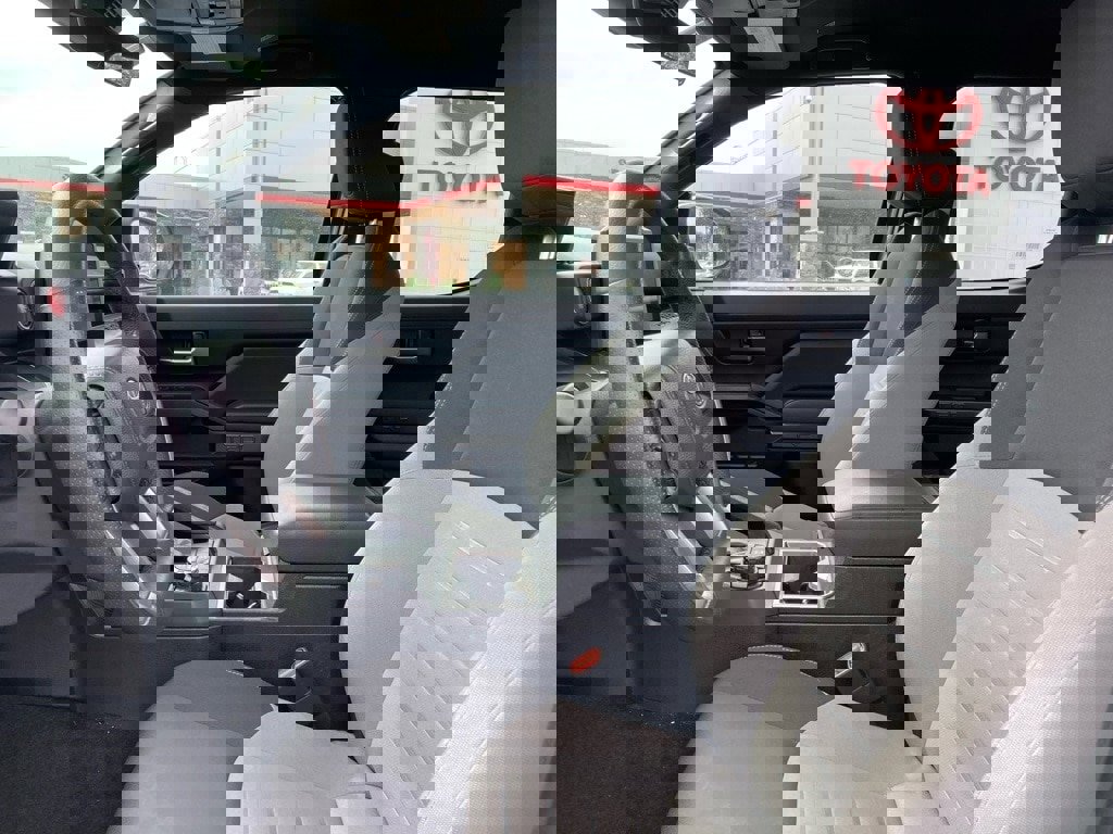 Certified 2025 Toyota Tacoma TRD Off-Road image 7