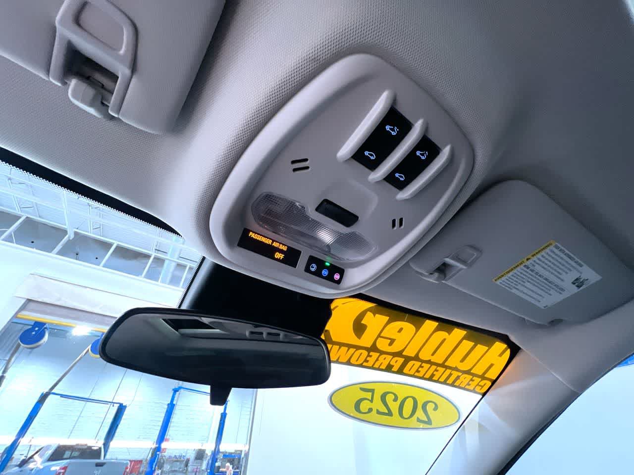 Used 2025 Chevrolet Trax ACTIV w/ Sunroof Package FWD image 31