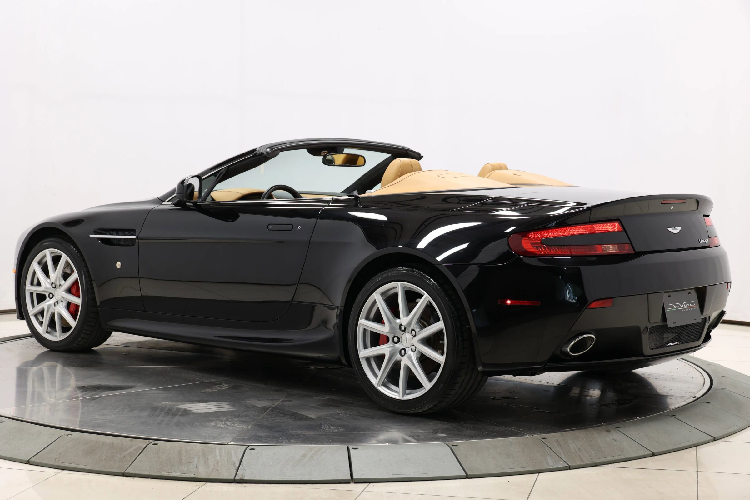Used 2012 Aston Martin V8 Vantage Roadster image 52