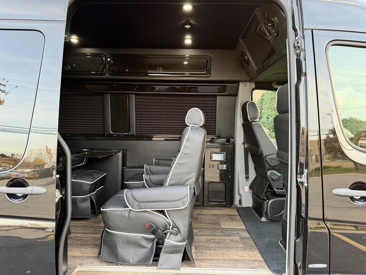 Used 2016 Mercedes-Benz Sprinter 3500 image 46