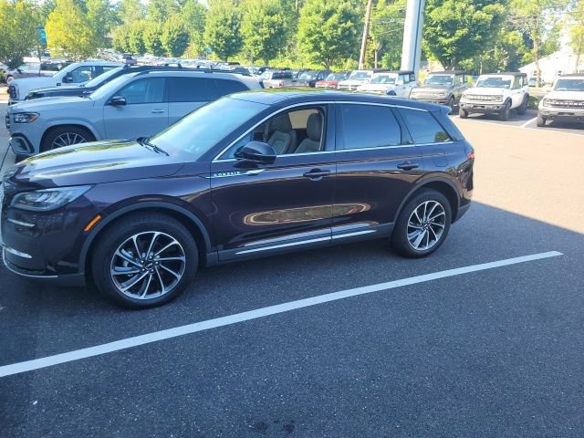 Used 2023 Lincoln Corsair AWD w/ Equipment Group 101A image 7