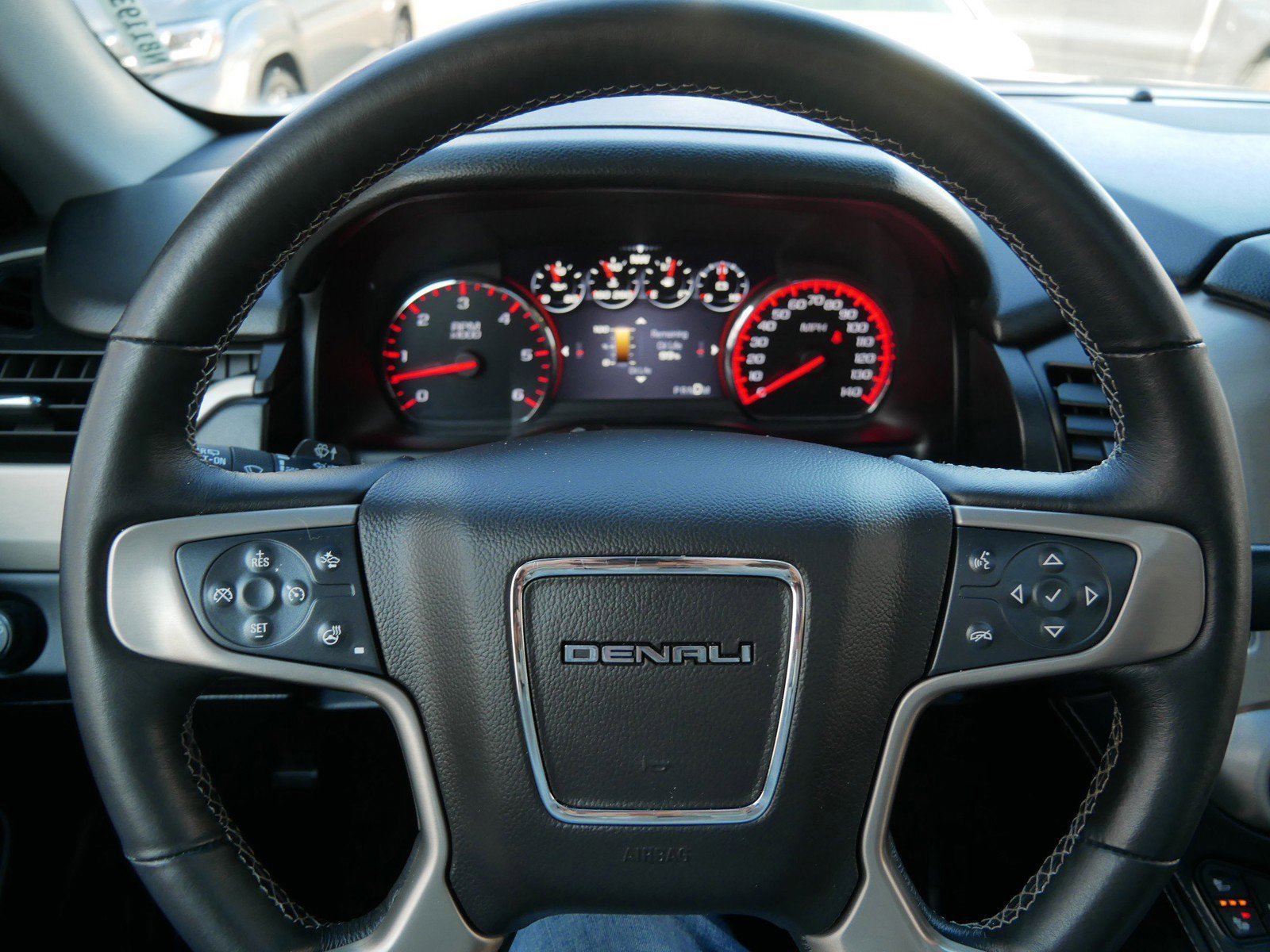 Used 2015 GMC Yukon Denali w/ Open Road Package image 27