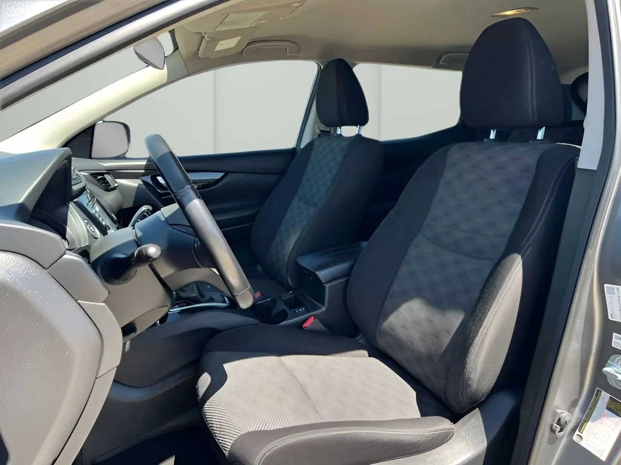 Used 2017 Nissan Rogue Sport SV w/ SV Premium Package image 10