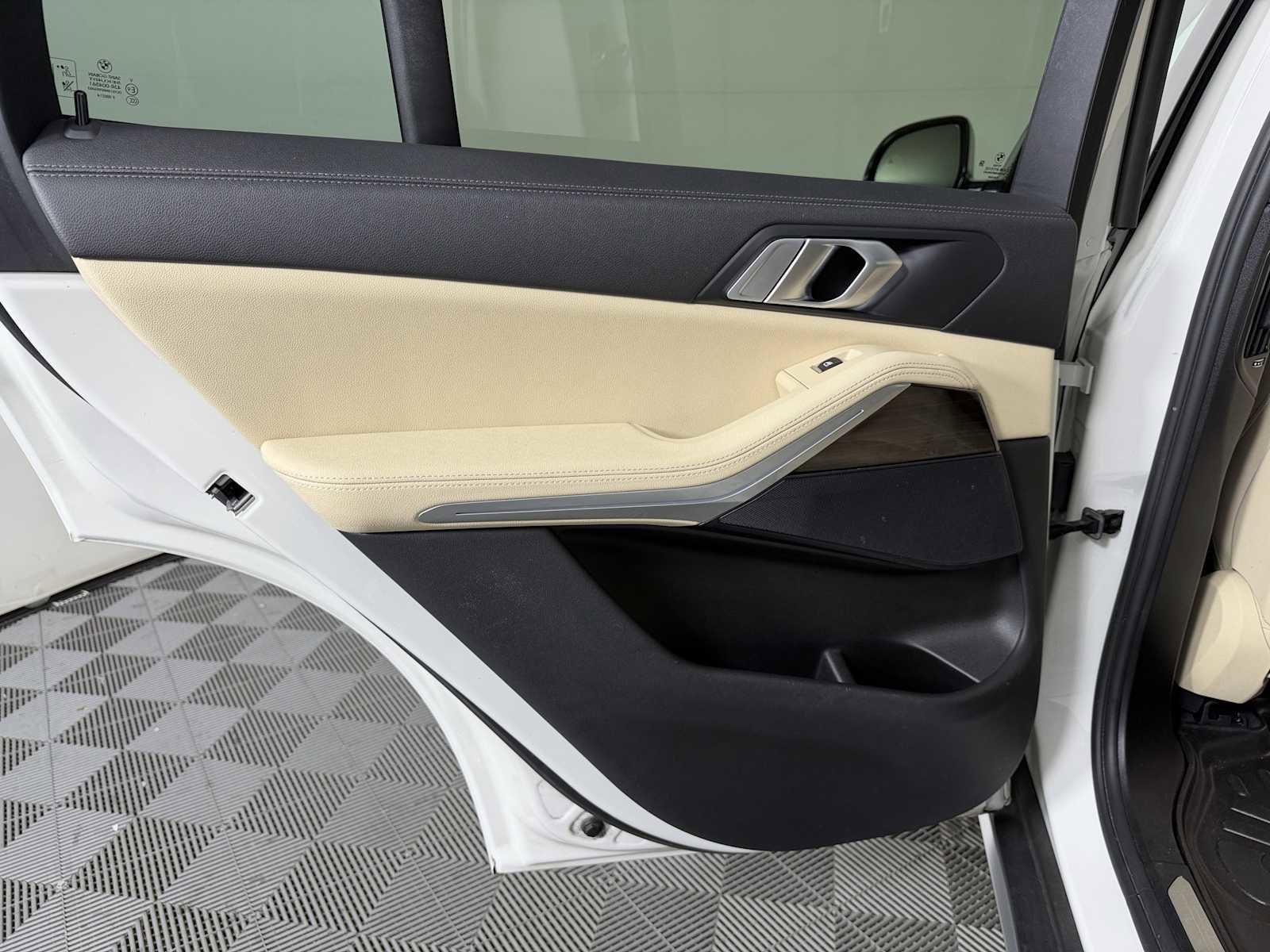 Used 2021 BMW X5 sDrive40i w/ Convenience Package image 22