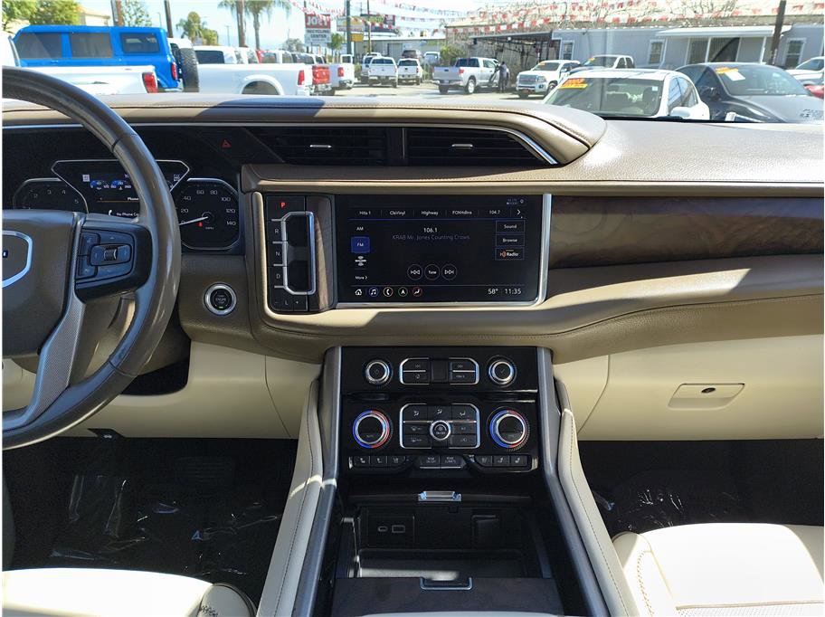 Used 2021 GMC Yukon Denali w/ LPO, Illumination Package image 4