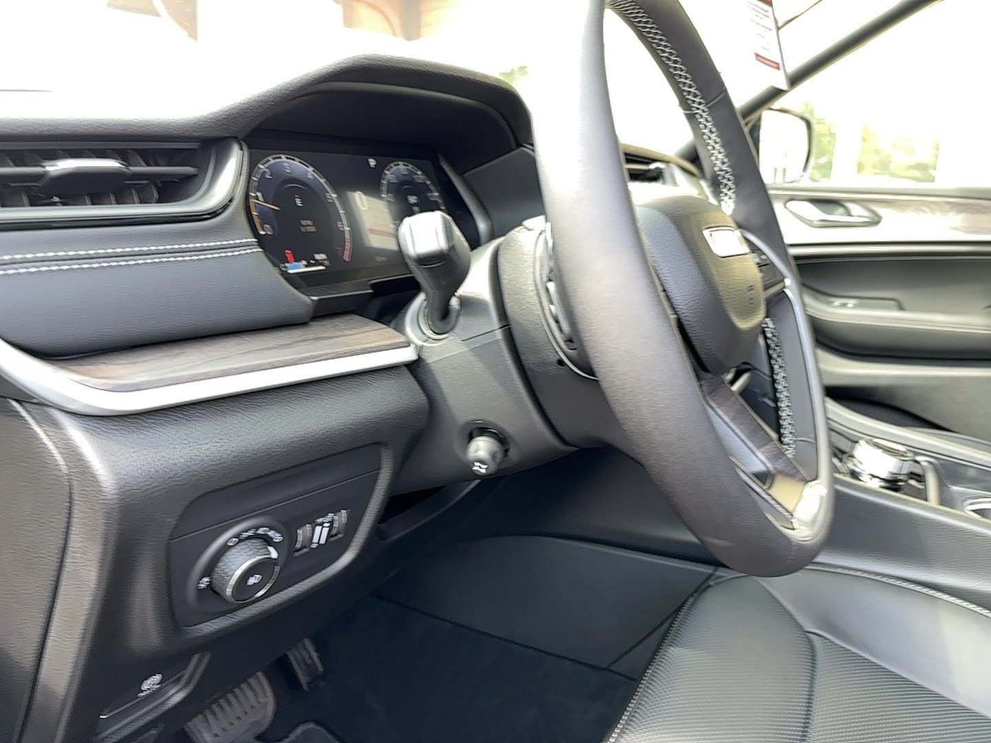 New 2027 Jeep Grand Cherokee L Limited AWD/4WD image 23