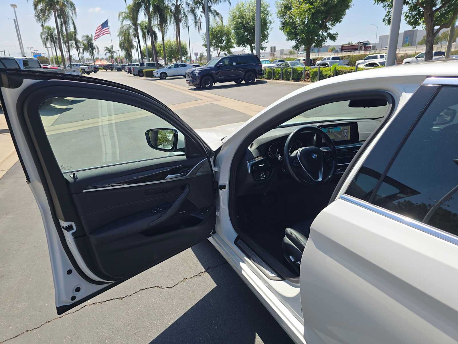 Used 2021 BMW 530e w/ Parking Assistance Package RWD image 20