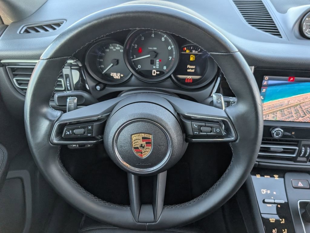 Certified 2024 Porsche Macan image 21