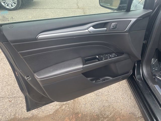 Used 2014 Ford Fusion Titanium image 11