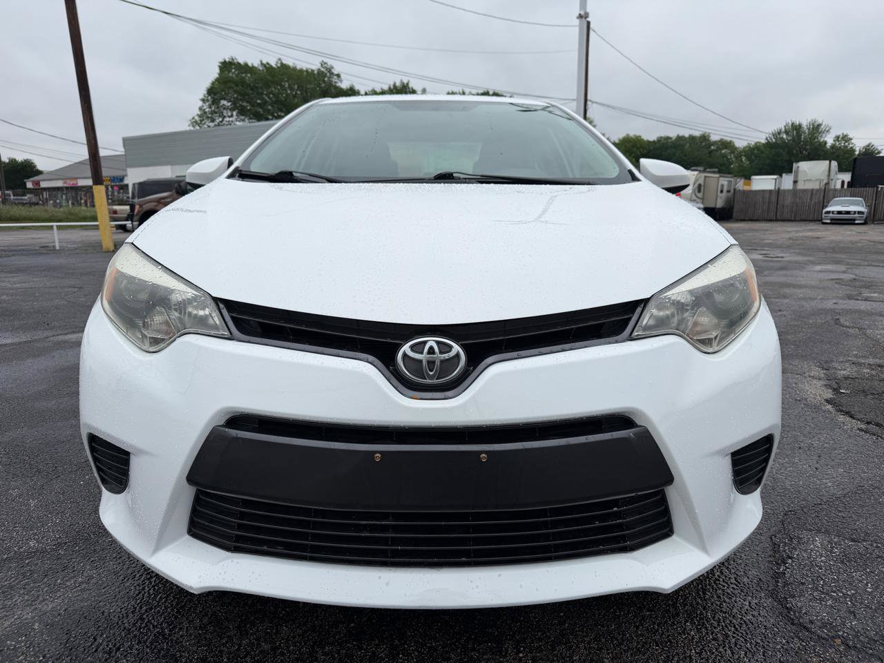 Used 2015 Toyota Corolla LE FWD image 2