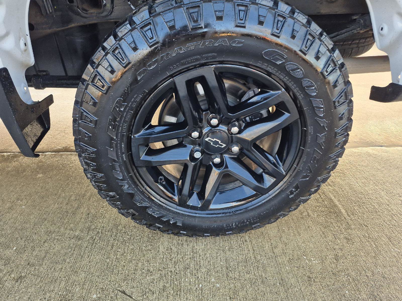 Used 2022 Chevrolet Silverado 1500 LT Trail Boss w/ Convenience Package II image 3