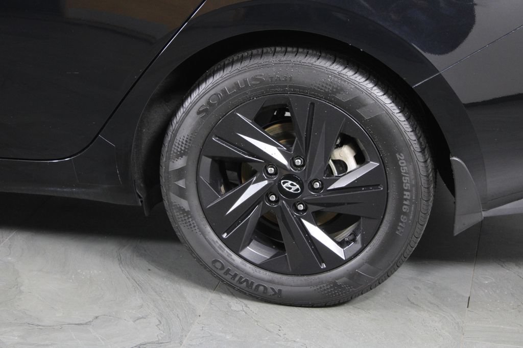 Certified 2022 Hyundai Elantra SEL FWD image 15