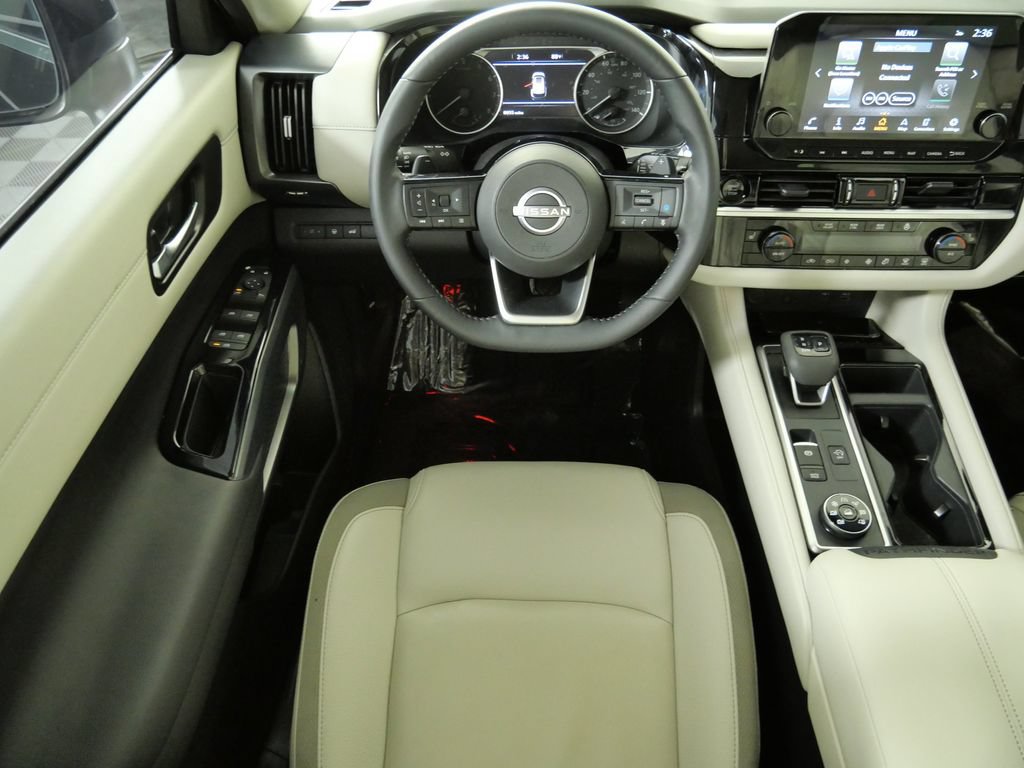 Used 2025 Nissan Pathfinder SL AWD/4WD image 20