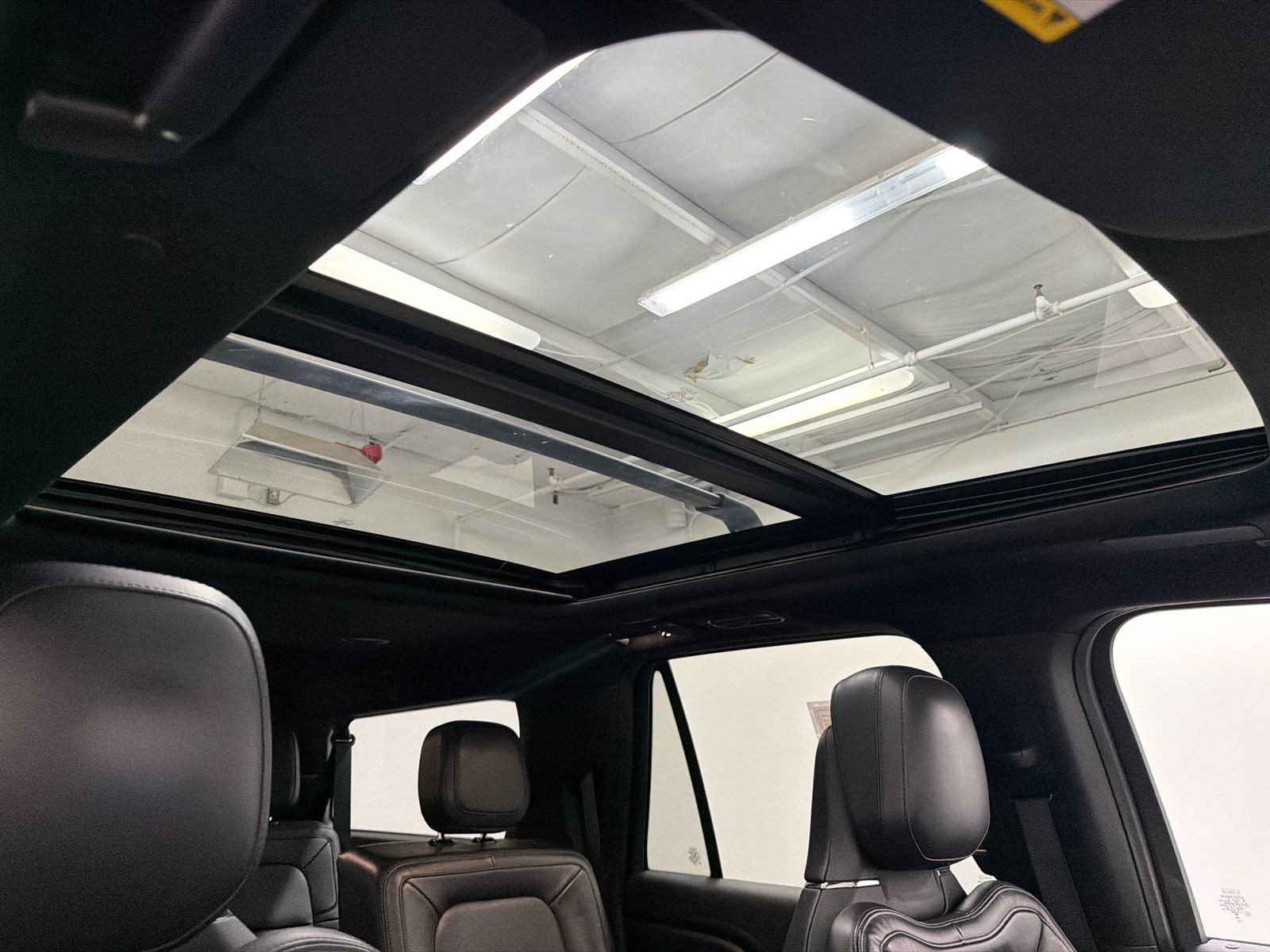 Certified 2023 Lincoln Navigator L Reserve AWD/4WD image 15