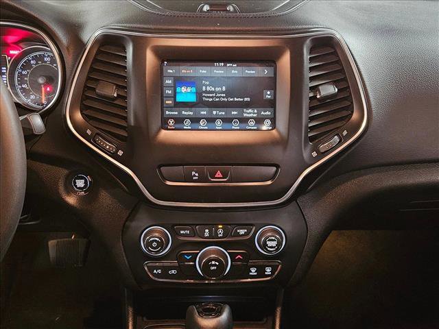 Used 2020 Jeep Cherokee Latitude Plus image 14