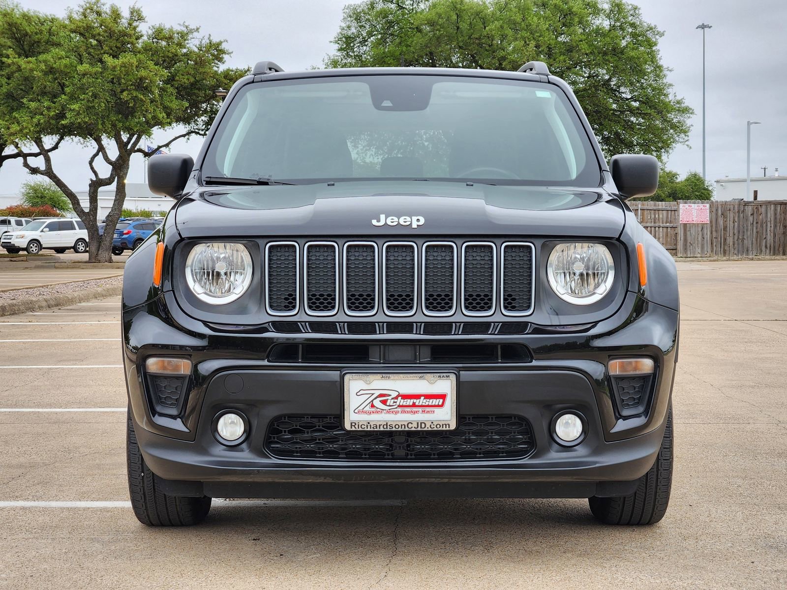 Used 2023 Jeep Renegade Latitude w/ Sun/Sound Group AWD/4WD image 7