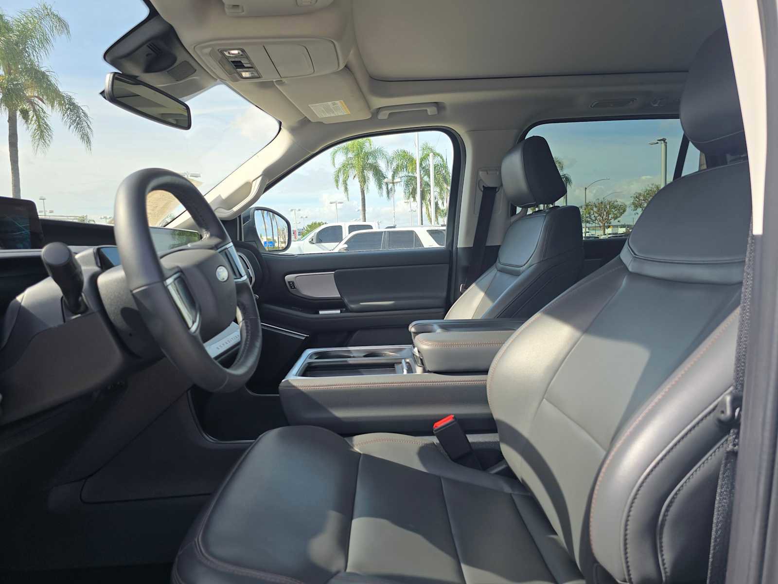 Used 2025 Ford Expedition Active AWD/4WD image 22