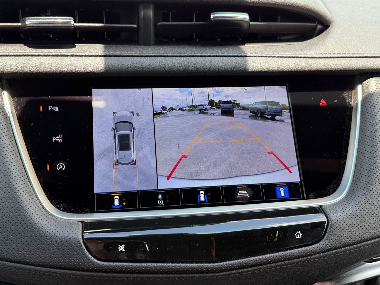 New 2026 Cadillac XT5 Premium Luxury w/ Driver Assist Package FWD image 24