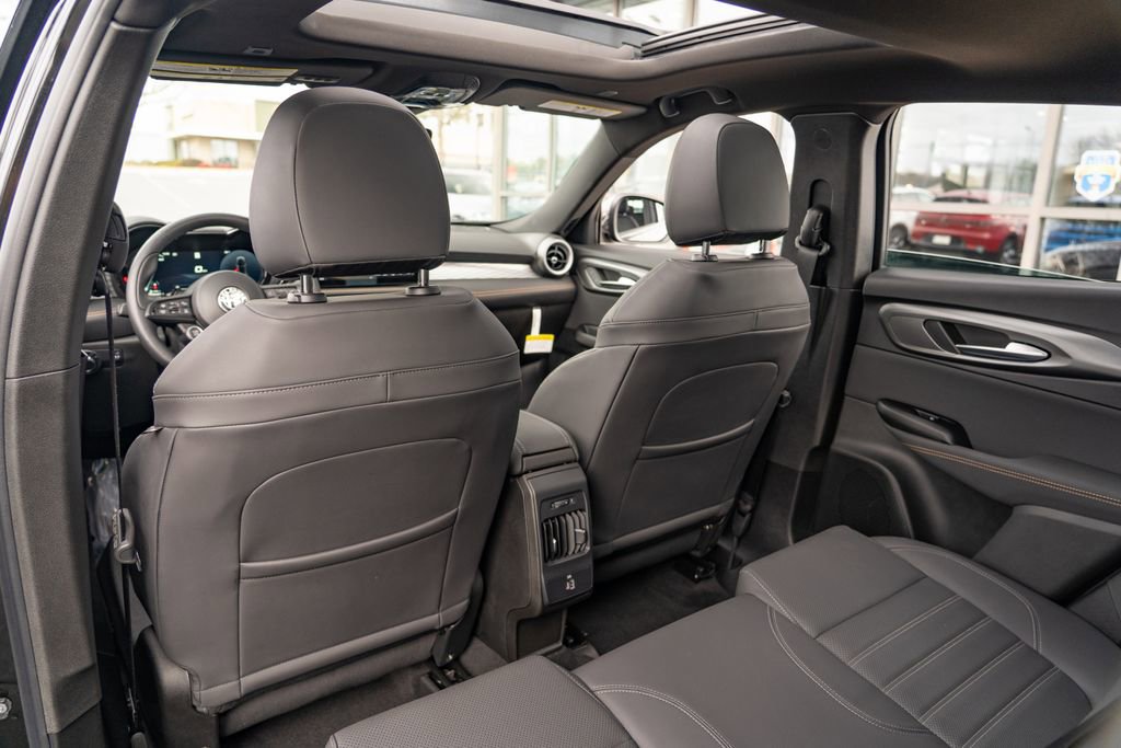 New 2025 Alfa Romeo Tonale w/ Premium Package image 16