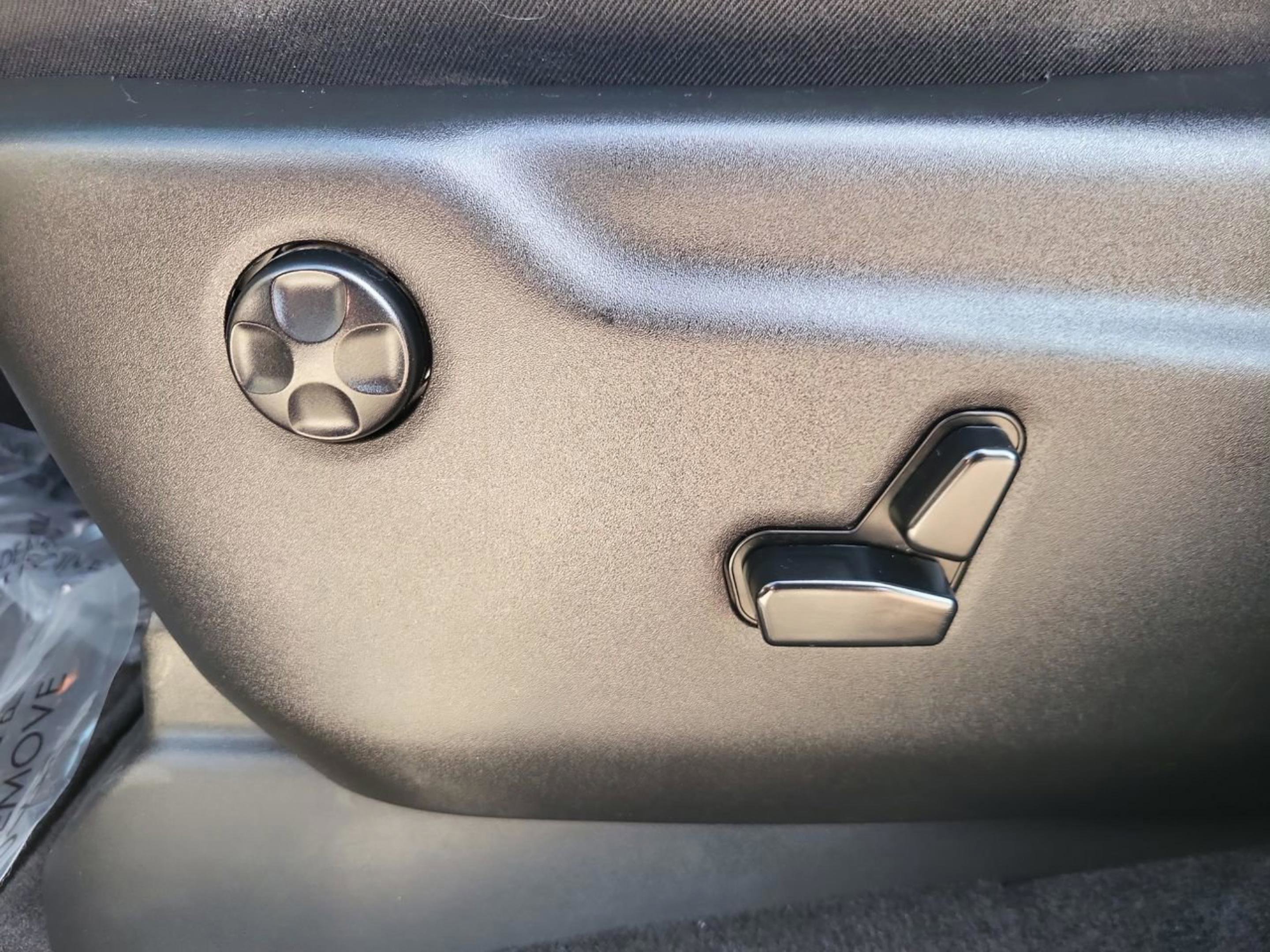 Used 2019 Jeep Grand Cherokee Limited w/ Luxury Group II image 19