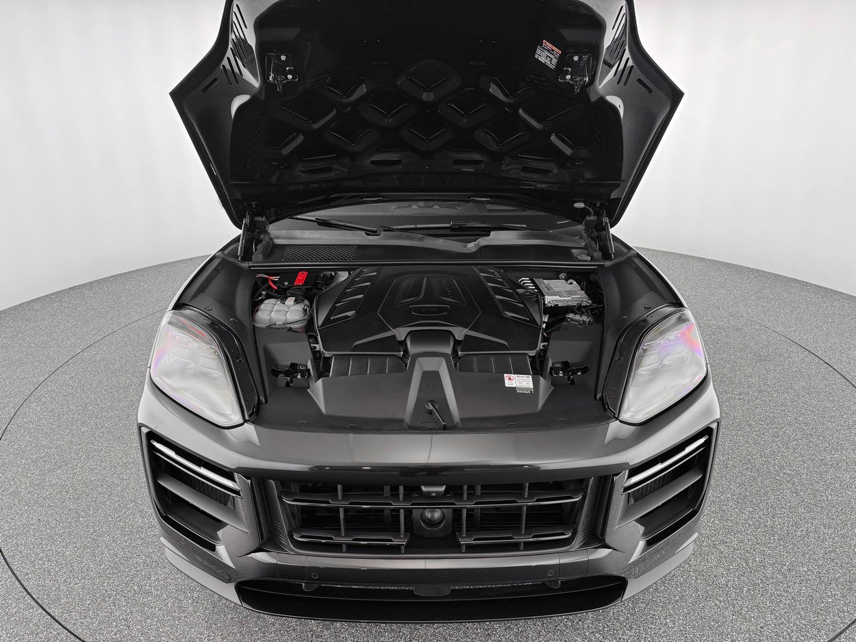 Used 2024 Porsche Cayenne Turbo GT image 34