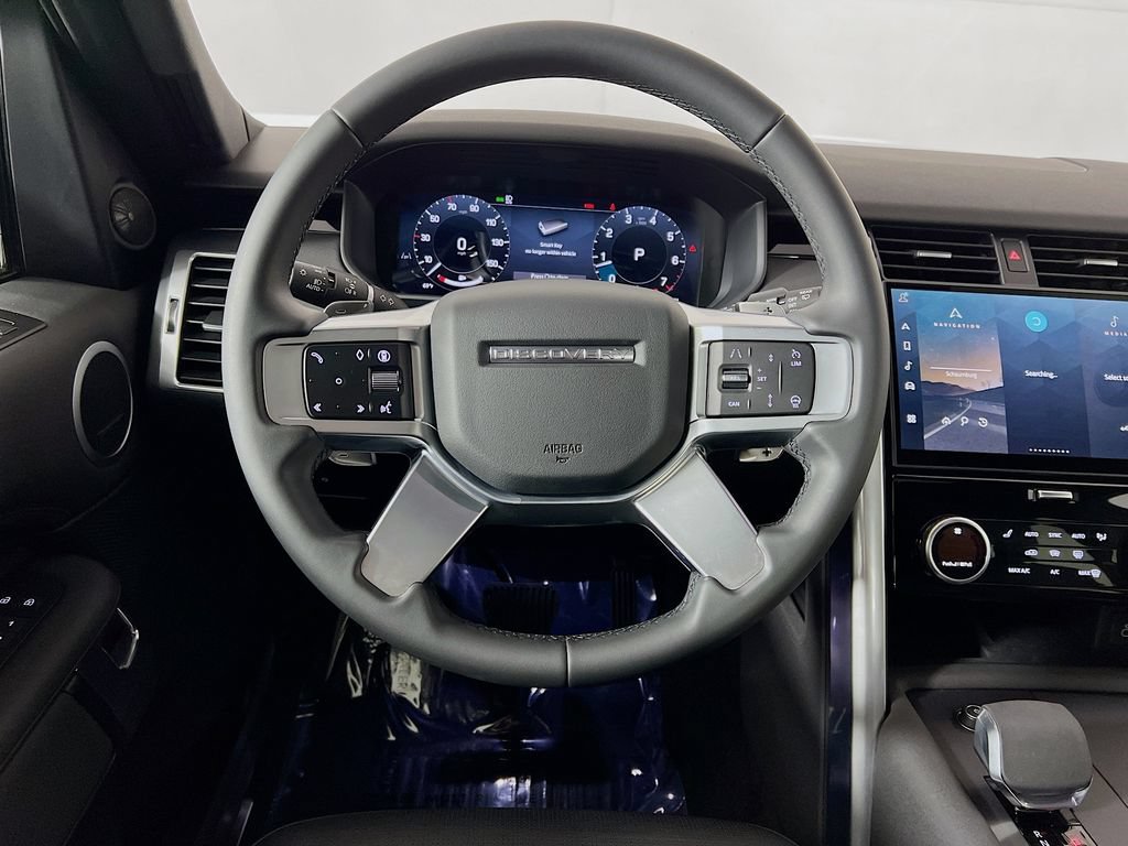 Certified 2025 Land Rover Discovery S AWD/4WD image 11