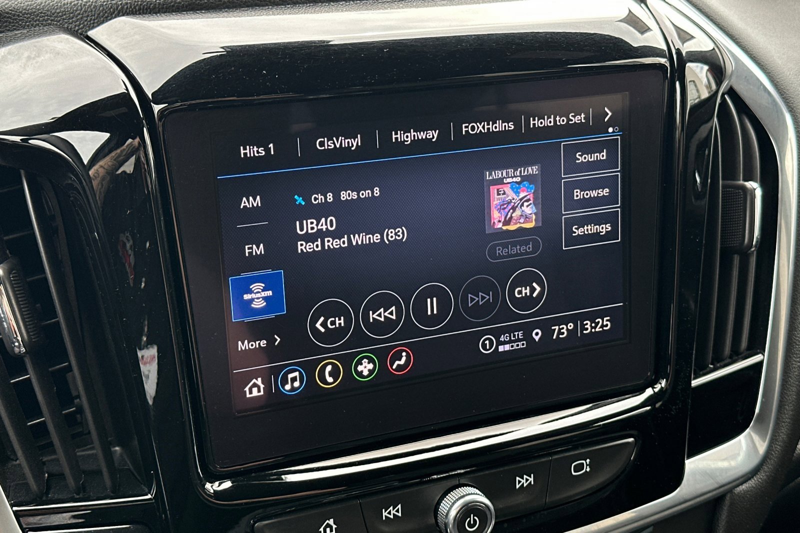 Used 2023 Chevrolet Traverse LT image 18