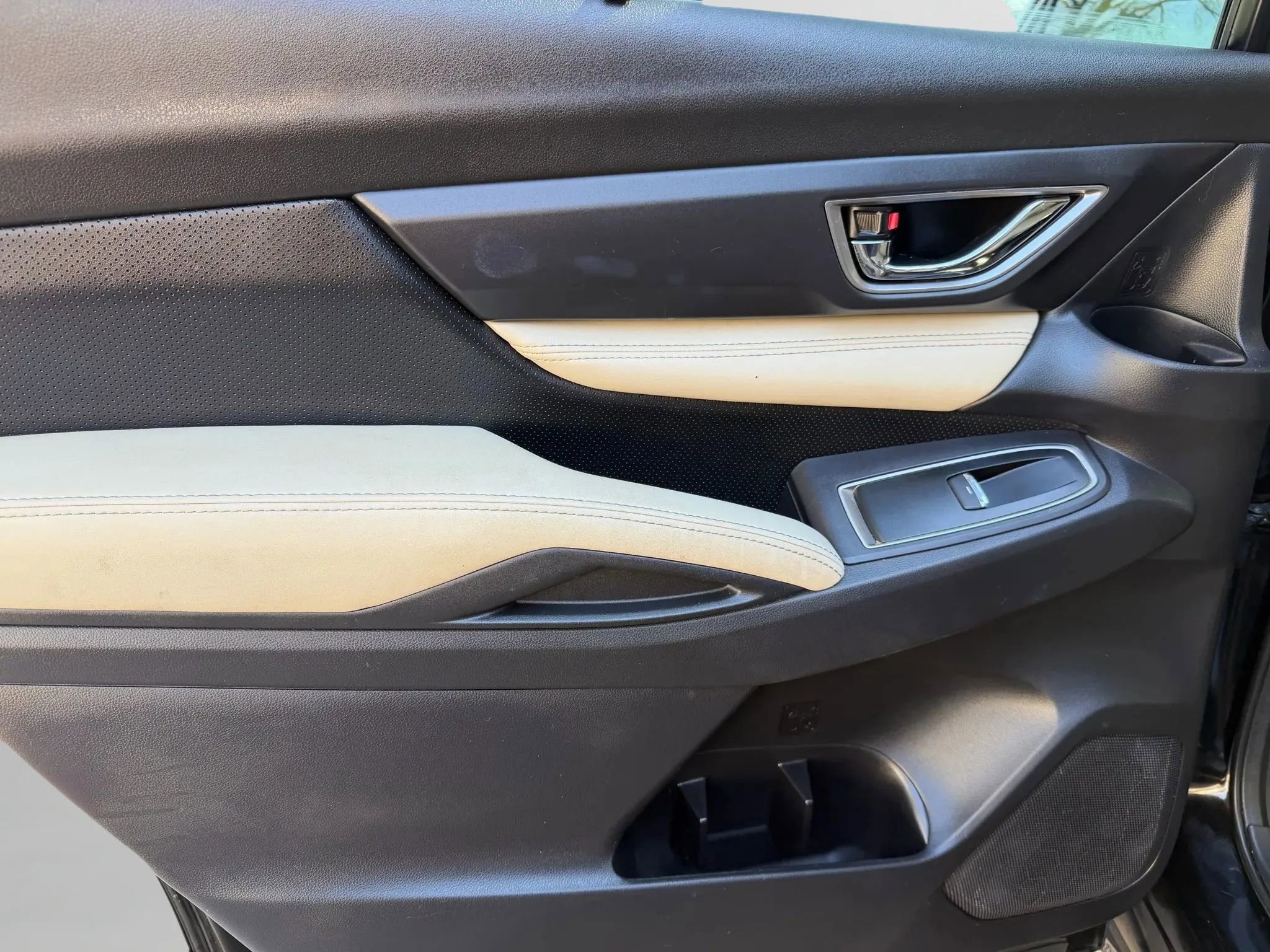 Used 2019 Subaru Ascent Limited w/ Popular Package #3 image 19