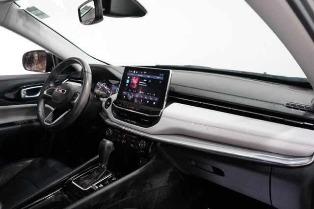 Used 2022 Jeep Compass Limited w/ Sun and Sound Group image 18