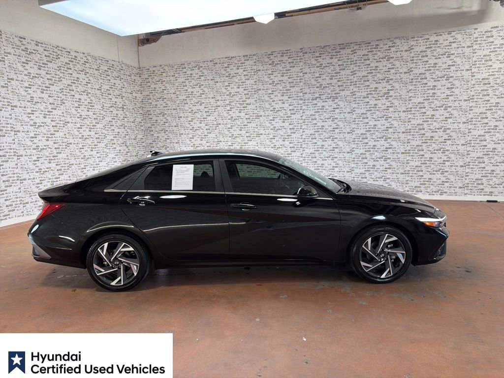 Used 2025 Hyundai Elantra SEL FWD image 9