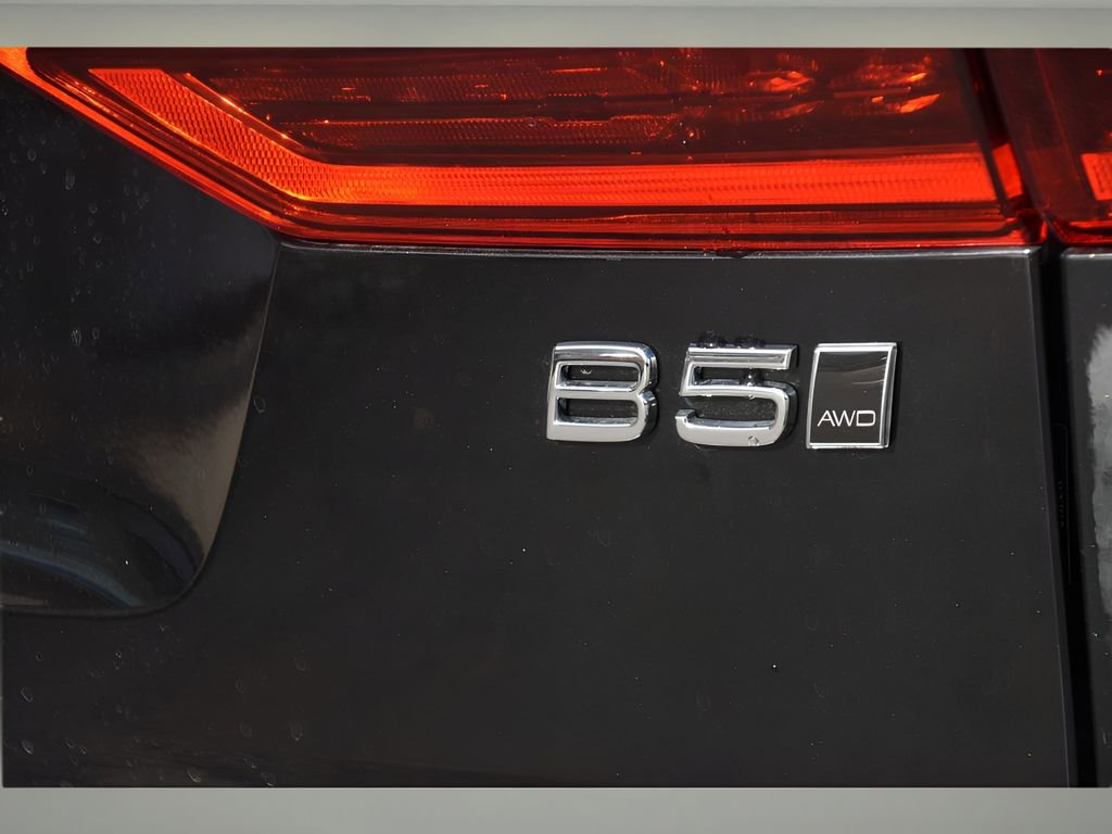 New 2026 Volvo XC60 B5 Ultra w/ Protection Package Premier image 28