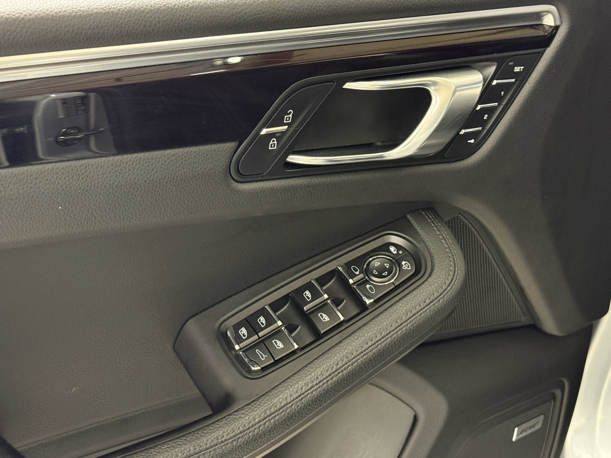 Used 2020 Porsche Macan S image 24