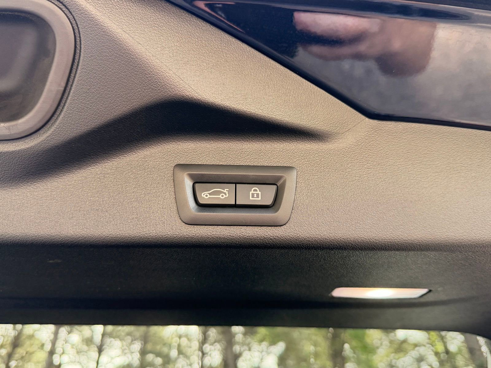 Used 2022 BMW X5 xDrive40i w/ M Sport Package AWD/4WD image 18