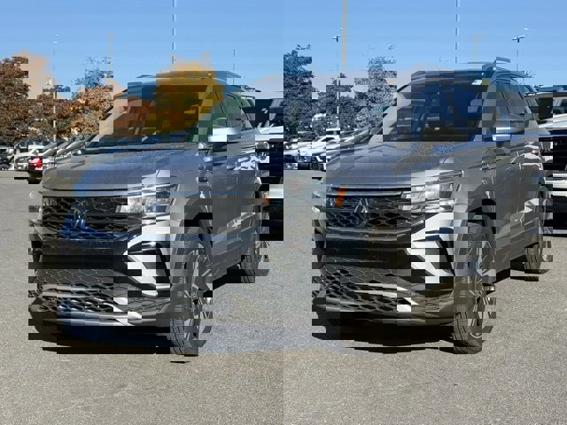 Used 2024 Volkswagen Tiguan SE R-Line image 10