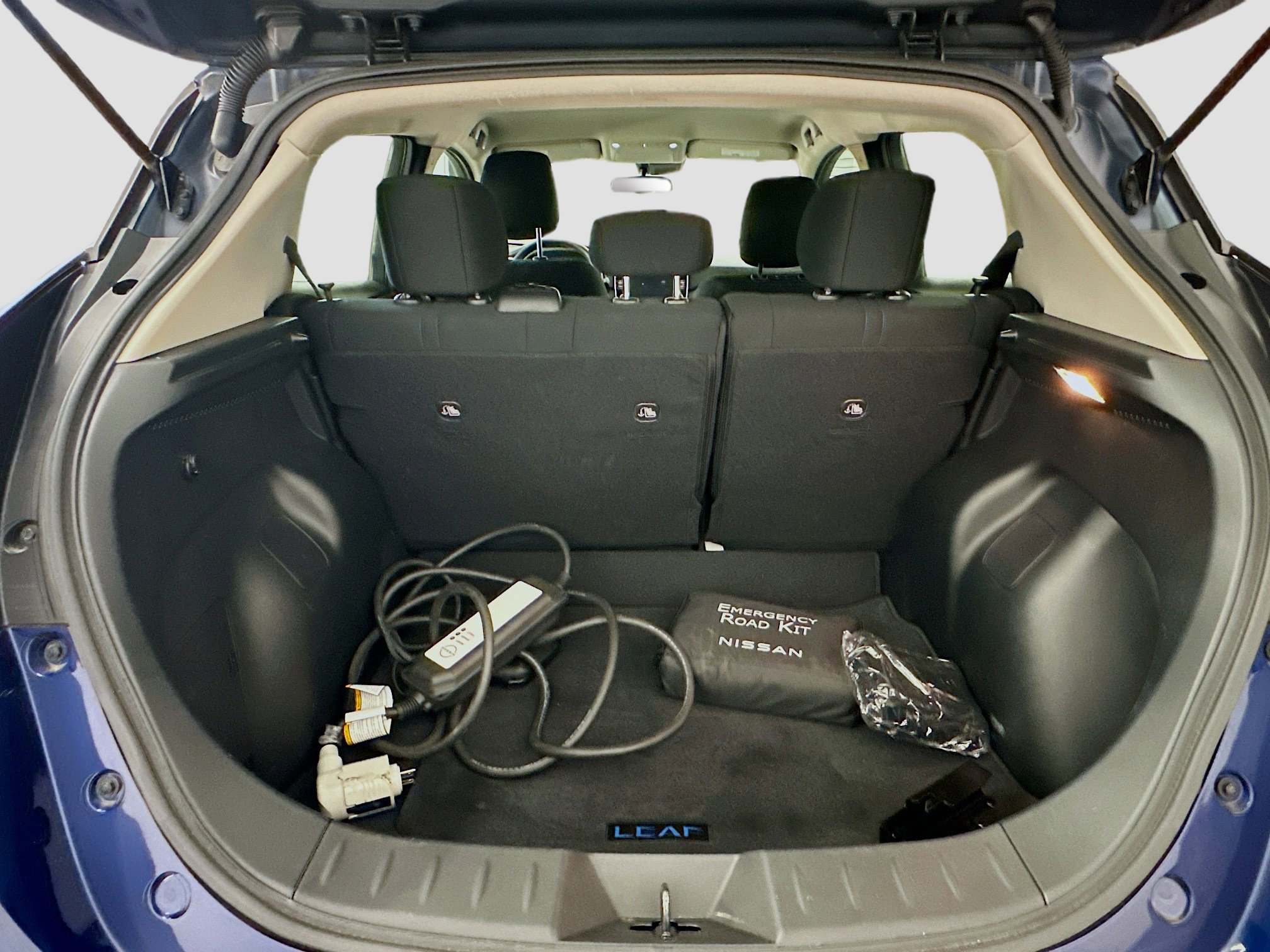 Used 2025 Nissan Leaf S image 29