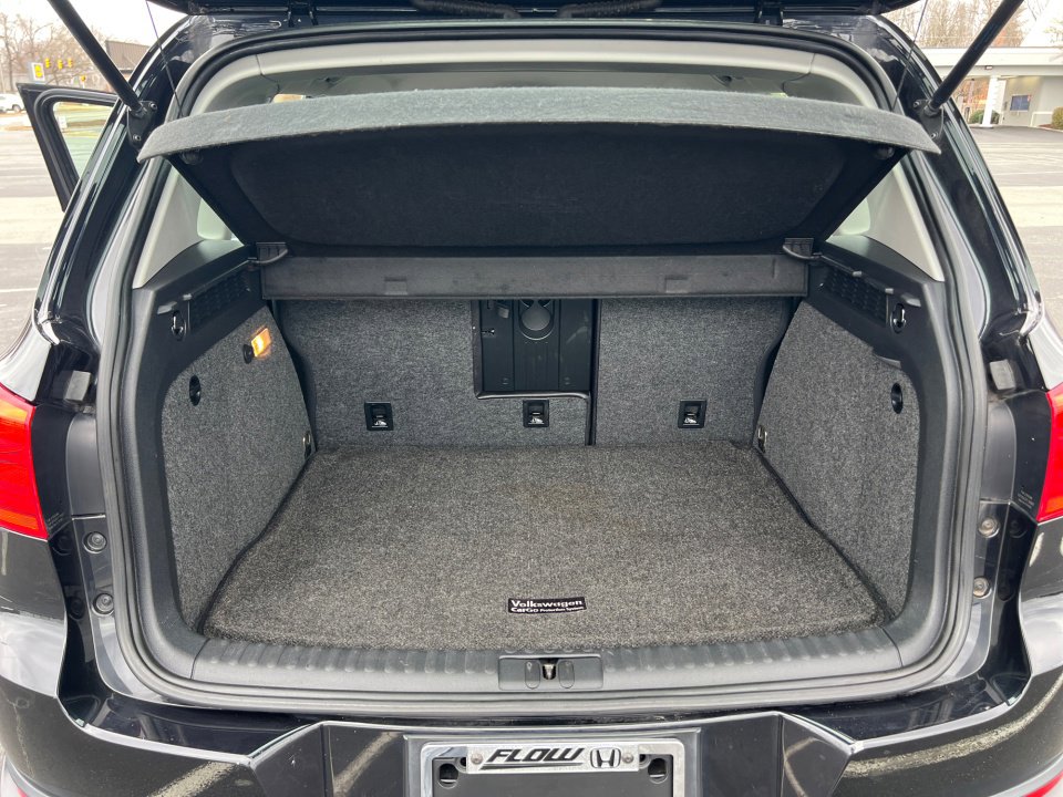 Used 2017 Volkswagen Tiguan S image 19