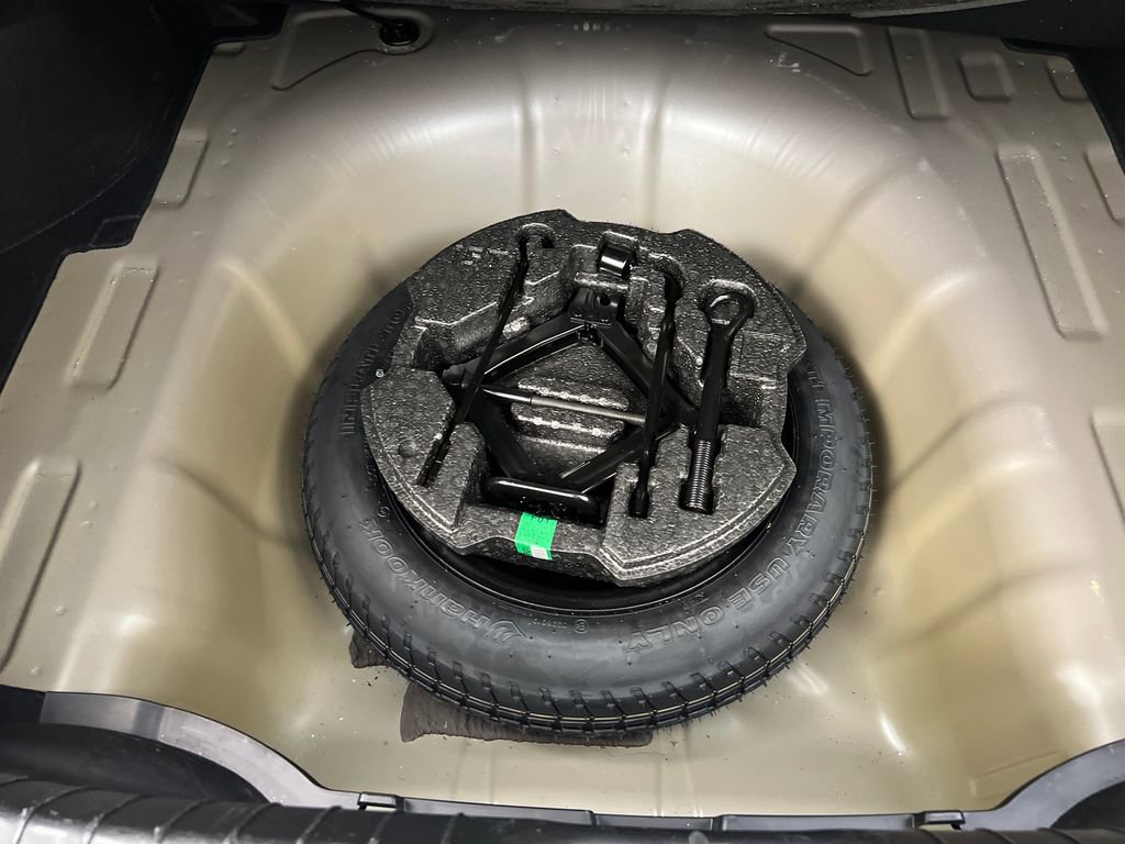 Used 2025 Hyundai Elantra SEL image 31