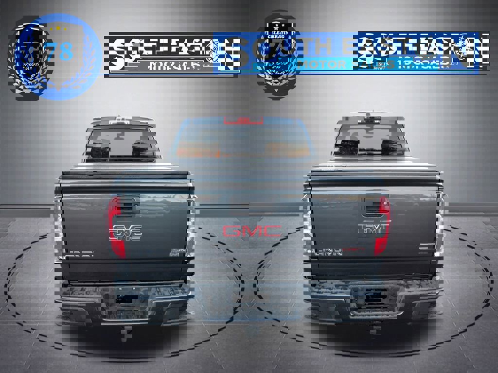 Used 2015 GMC Canyon SLE w/ All-Terrain Package image 4