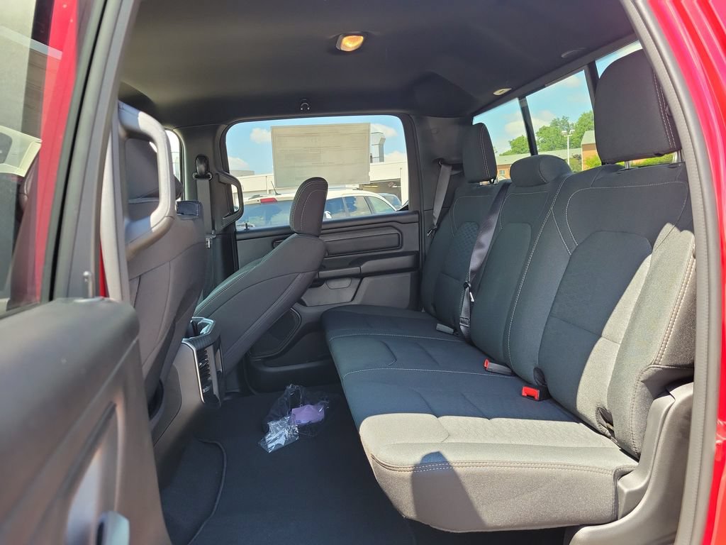 New 2026 RAM 1500 Express AWD/4WD image 9
