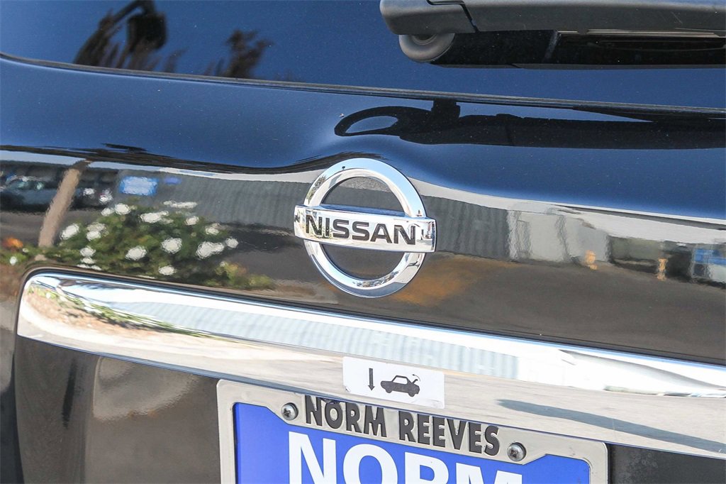 Used 2020 Nissan Pathfinder SV image 12