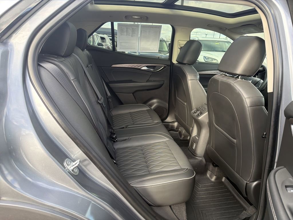 Used 2021 Buick Envision Avenir w/ Technology Package II image 17