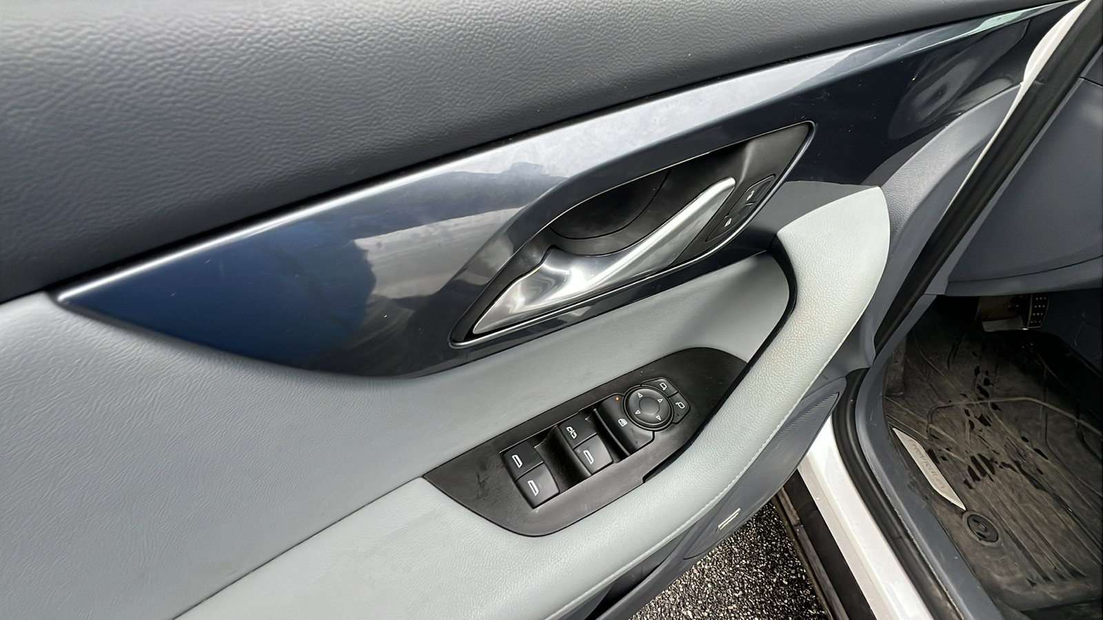 Used 2022 Chevrolet Blazer LT w/ Sound & Technology Package image 15