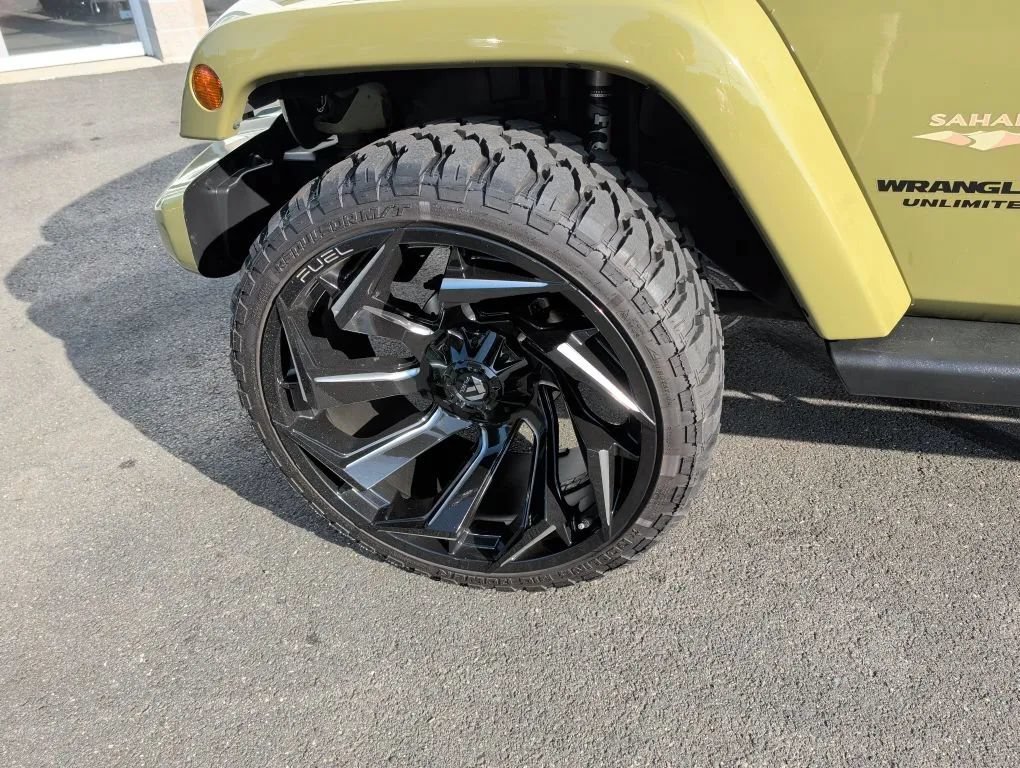 Used 2013 Jeep Wrangler Unlimited Sahara w/ Connectivity Group AWD/4WD image 15