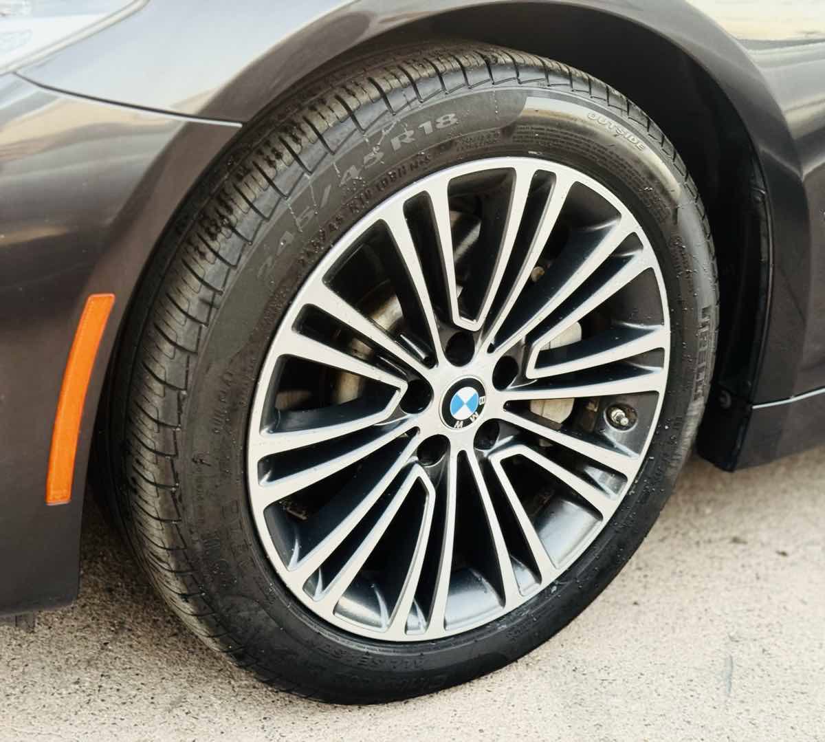 Used 2018 BMW 530i w/ Premium Package image 16