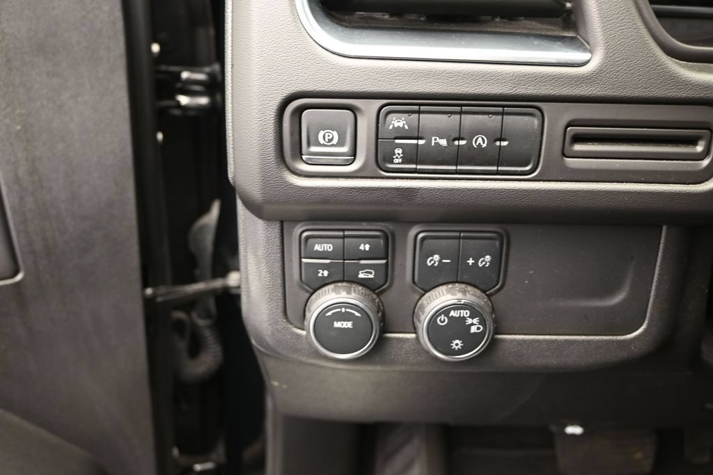 Used 2024 Chevrolet Suburban LT AWD/4WD image 12