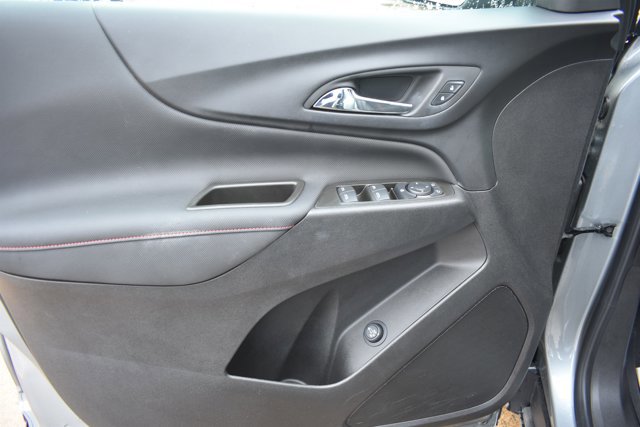 Used 2023 Chevrolet Equinox RS image 11