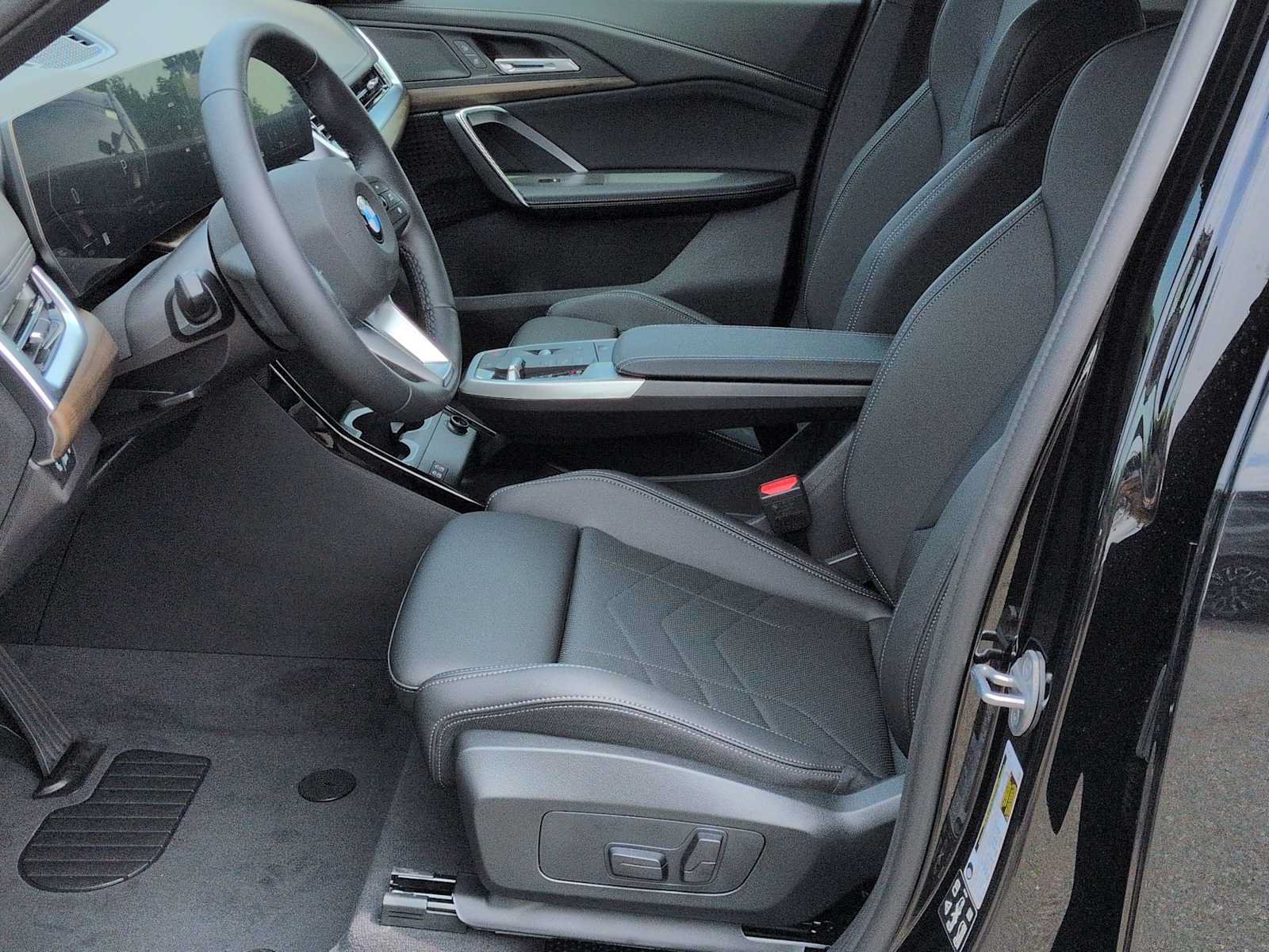 New 2026 BMW X1 xDrive28i w/ Convenience Package AWD/4WD image 17