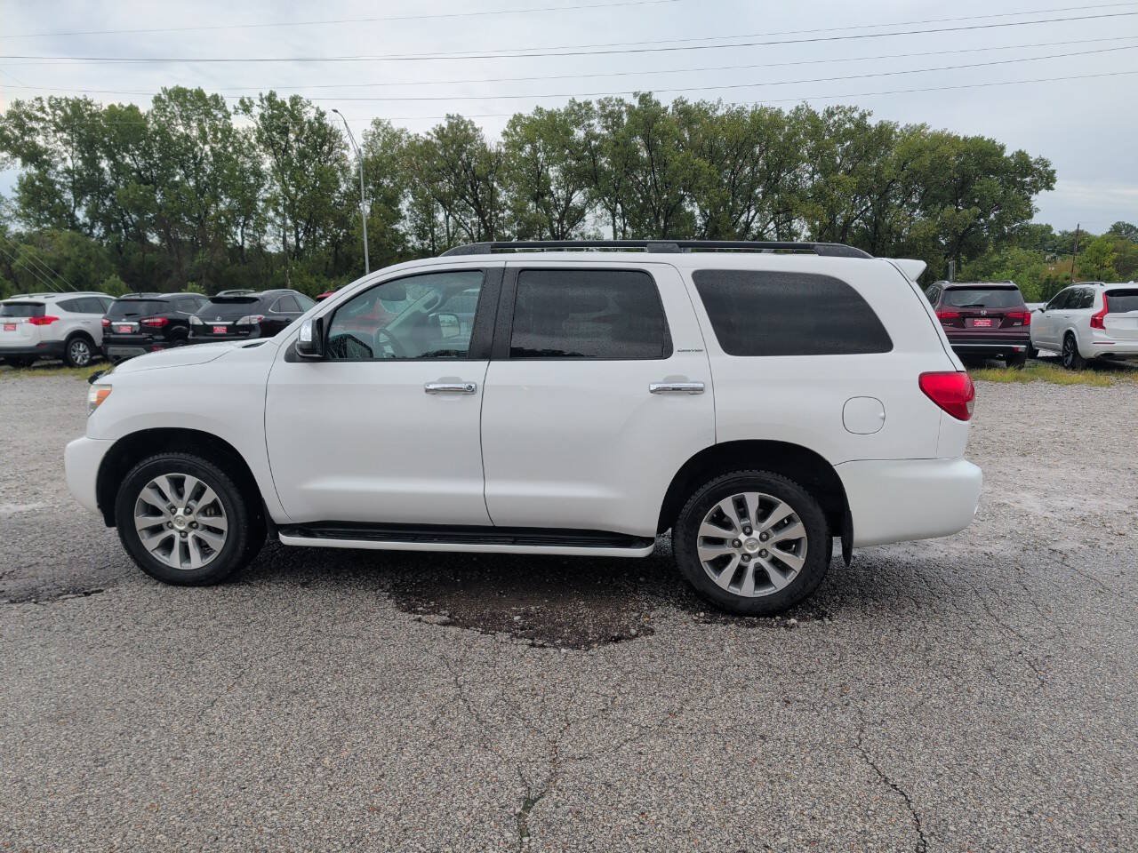 Used 2016 Toyota Sequoia Limited AWD/4WD image 6